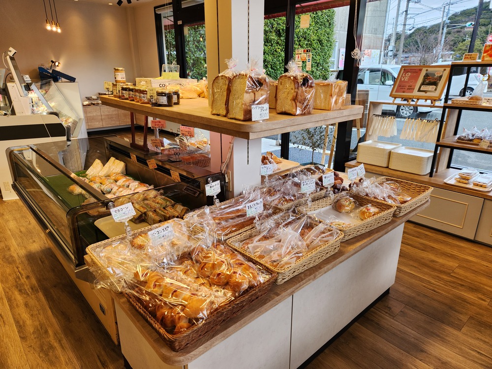画像：どこか懐かしい味が魅力！創業50年のまちのパン屋さん　防府市「ロアール本店」