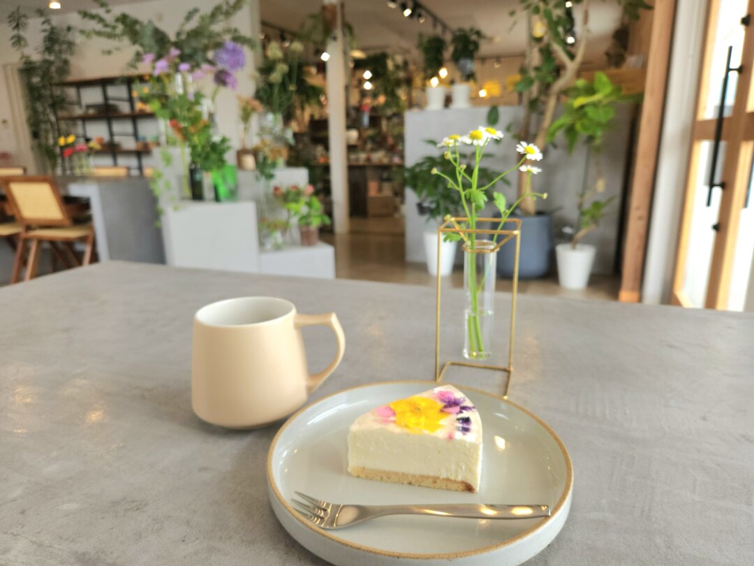 画像：日常に彩りを添えてくれるカフェ　山口市「花と、ワインと、コーヒーと。」