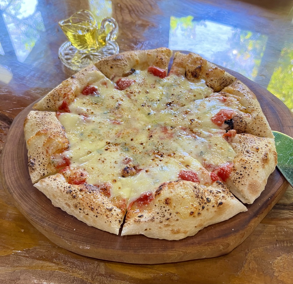 岩国　Pizza & cafe ばらの木　ピザ
