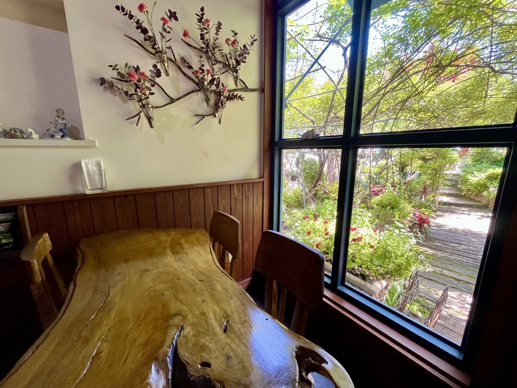 岩国　Pizza & cafe ばらの木　店内