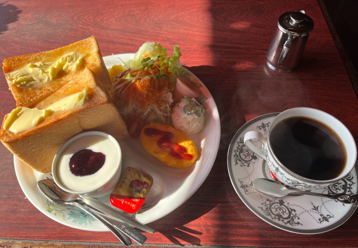 画像：関門橋と共に半世紀！魅力に溢れる老舗喫茶店　下関市「コーヒーハウス ブリッヂ」