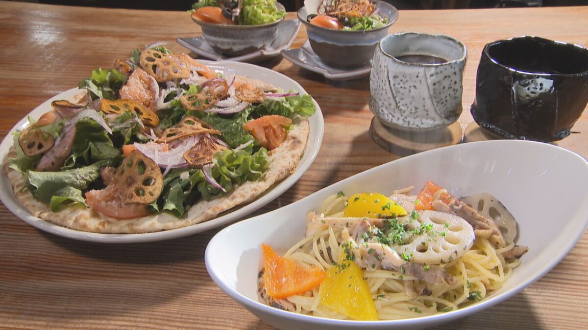 画像：まるでお皿の上の菜園！薪窯ピザと幻の和牛に酔いしれる湖畔のログハウス　宇部市「サルワーレ」