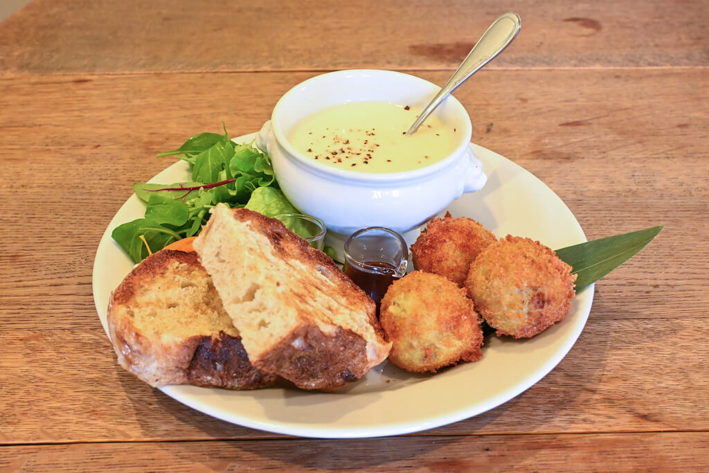 「和白」の姉妹店として誕生！錦帯橋そばで静かな時間を過ごせるお店 岩国市「喫茶 空白」