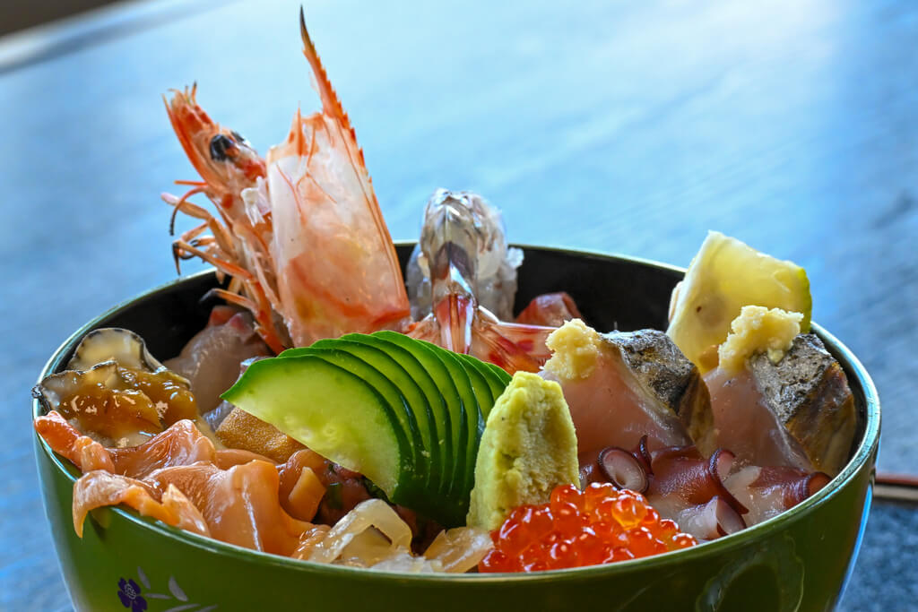 瀬戸内海の魚が味わえて宿泊もできる！周防大島町「料理民宿 かわい寿し」