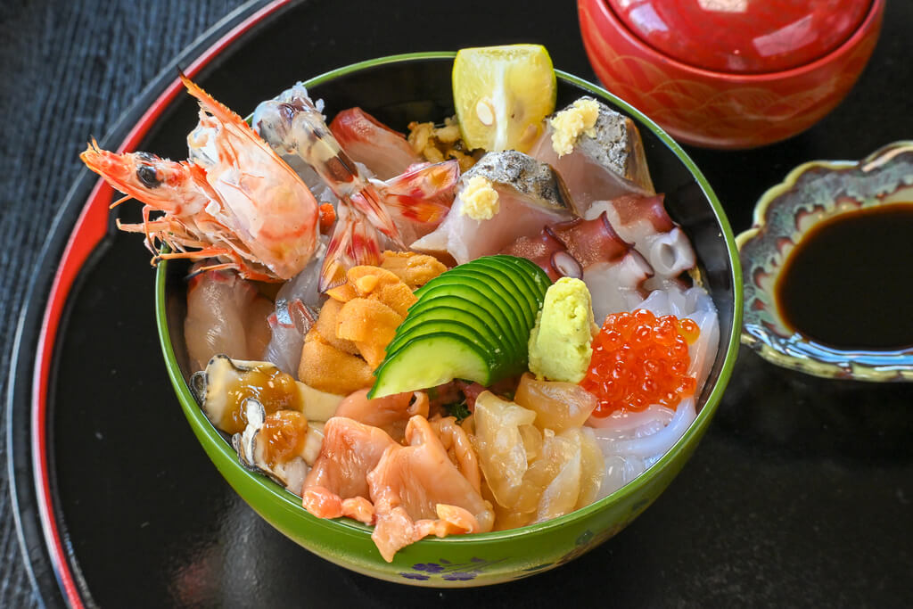 画像：瀬戸内海の魚が味わえて宿泊もできる！　周防大島町「料理民宿 かわい寿し」