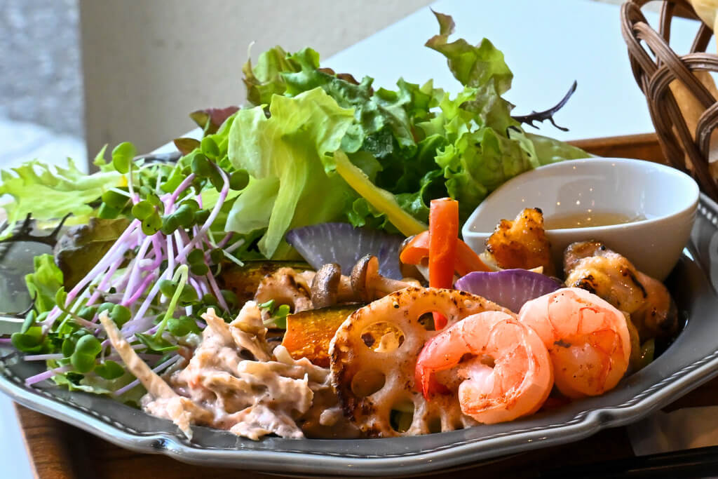 創業100年超のベーカリーで味わうランチと焼きたてパン 周南市「ジャンポールカフェ」