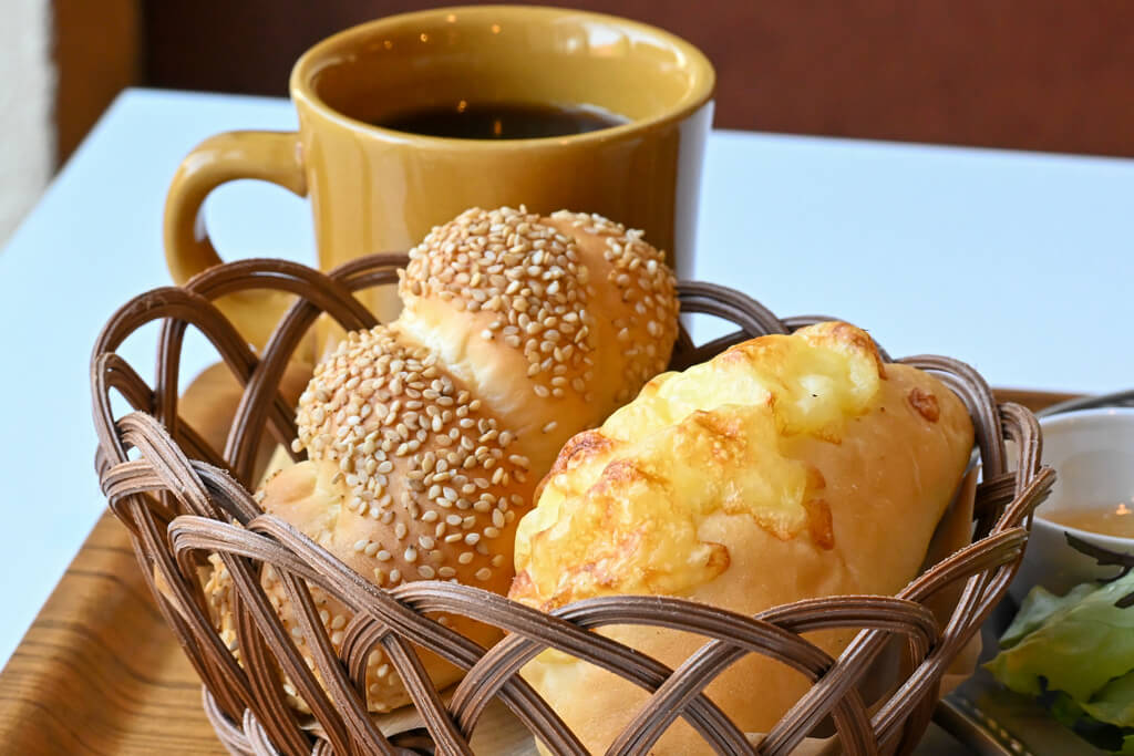 創業100年超のベーカリーで味わうランチと焼きたてパン 周南市「ジャンポールカフェ」