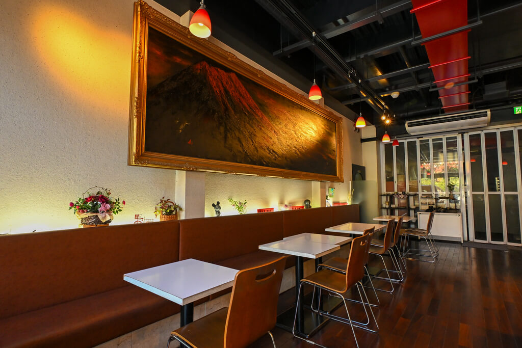 創業100年超のベーカリーで味わうランチと焼きたてパン 周南市「ジャンポールカフェ」