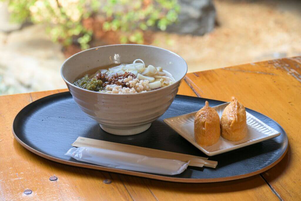 画像：錦帯橋から徒歩約1分の場所にオープンしたカフェとうどん店　岩国市「錦帯べーす。」と「西山水軍総本陣」