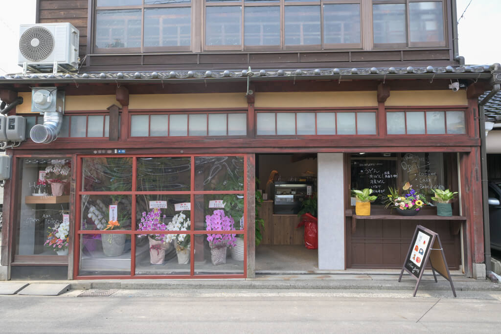 錦帯橋から徒歩約1分の場所にオープンしたカフェとうどん店 岩国市「錦帯べーす。」と「西山水軍総本陣」