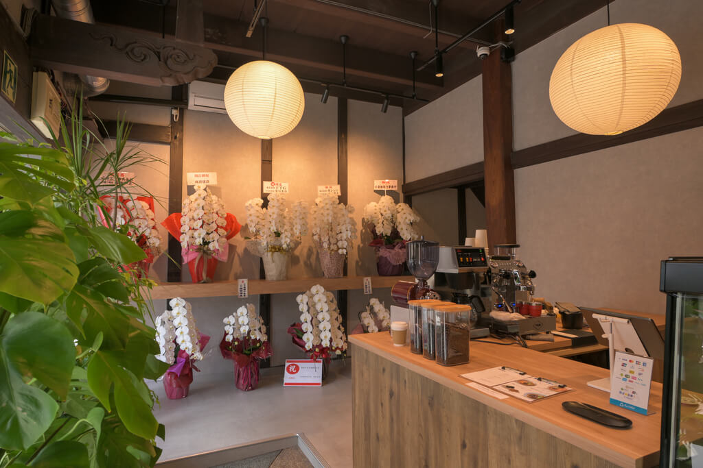 錦帯橋から徒歩約1分の場所にオープンしたカフェとうどん店 岩国市「錦帯べーす。」と「西山水軍総本陣」