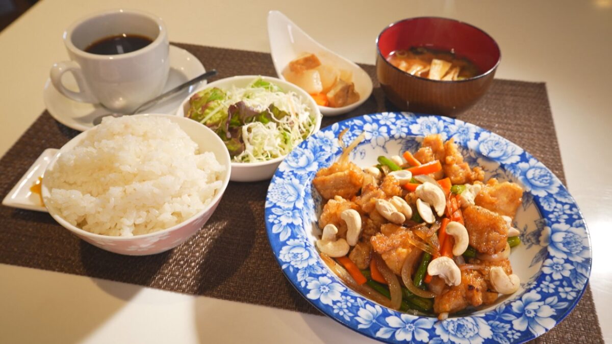 画像：1,000円前後で大満足の定食ずらり 宇部市「洋風和食堂イズミ」