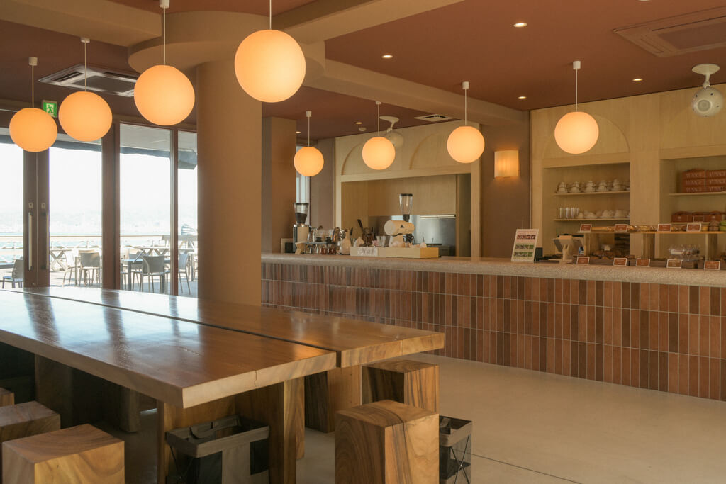 瀬戸内海を眺めながら焼きたてパンとスイーツを楽しむ 周南市「YUNAGI Cafe（ユウナギ カフェ）」