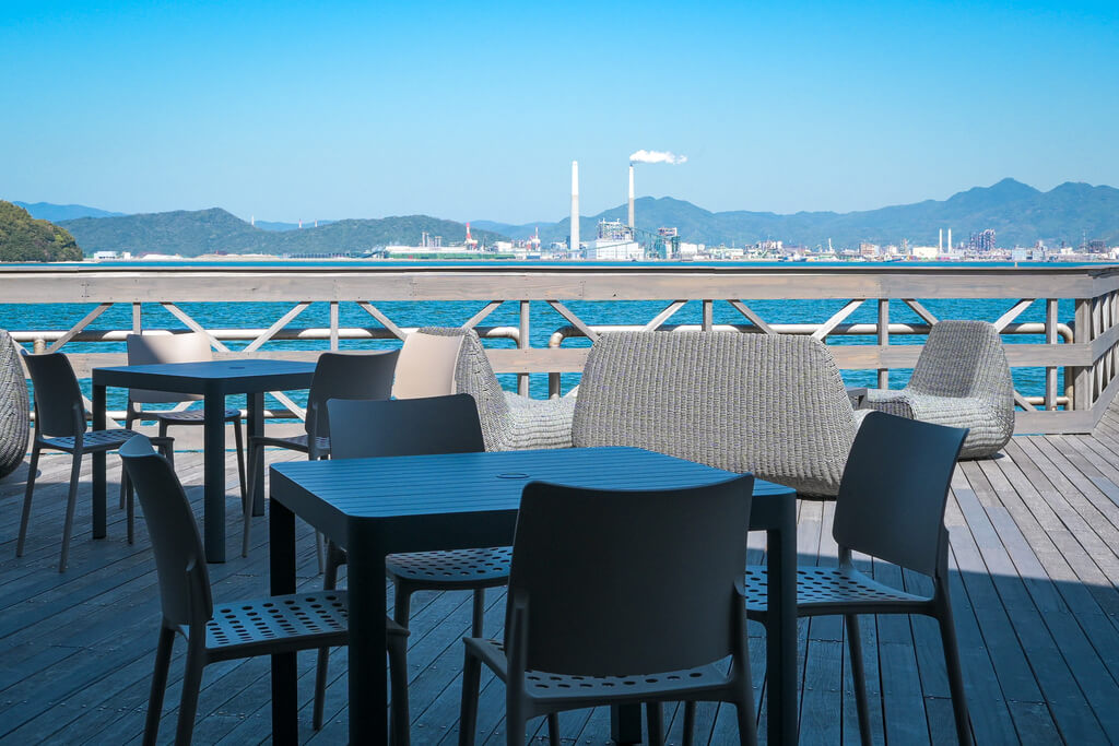 瀬戸内海を眺めながら焼きたてパンとスイーツを楽しむ 周南市「YUNAGI Cafe（ユウナギ カフェ）」