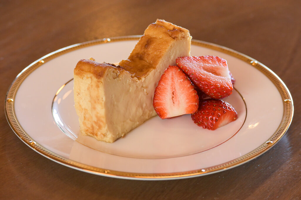 瀬戸内海を眺めながら焼きたてパンとスイーツを楽しむ 周南市「YUNAGI Cafe（ユウナギ カフェ）」