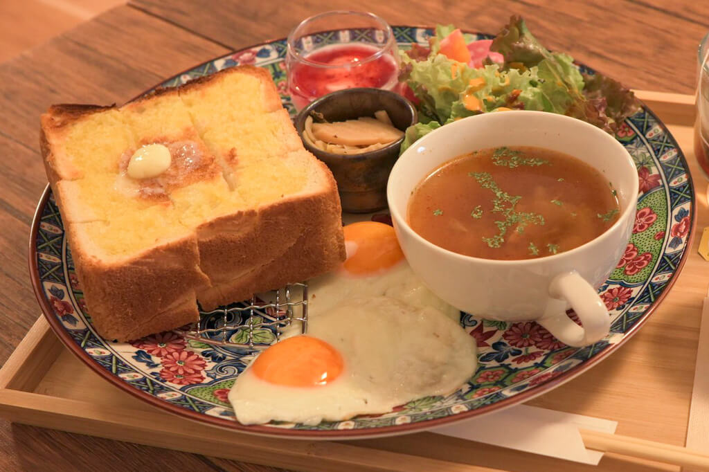 画像：築100年の古民家カフェでモーニングとカフェタイムを　柳井市「ナナフク」