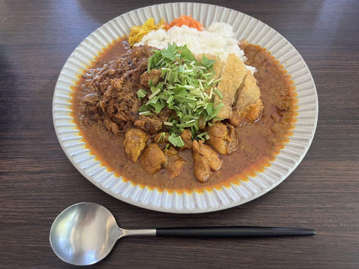画像:スパイスカレーと音楽が心地よく交わる場所 下関市「米と肉と咖喱 Curry Full(カリフル)」