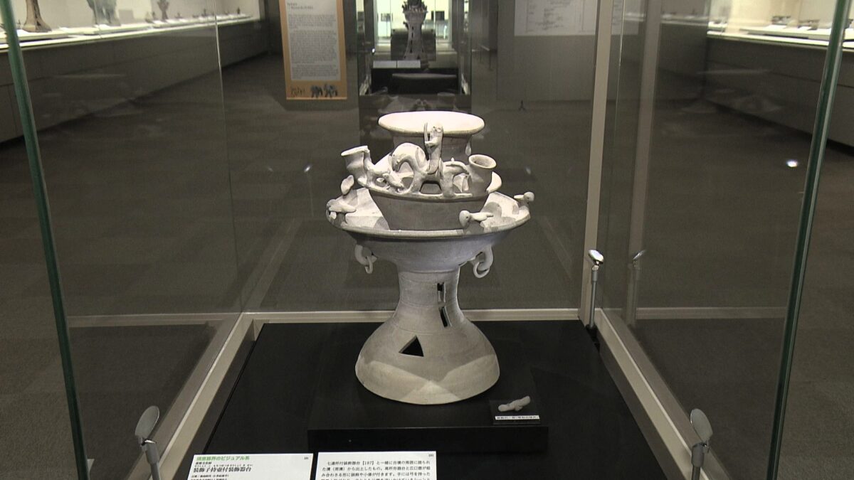 画像：須恵器がこんなにかっこいい。
古代がこんなにおもしろい。
萩市「This is SUEKI-古代のカタチ、無限大！-」