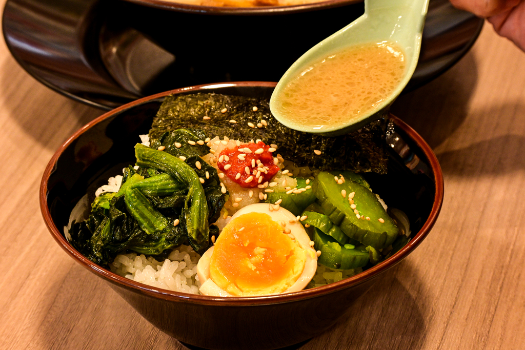 ライスと海苔で楽しむ家系ラーメン 防府市「京いち家 防府店」