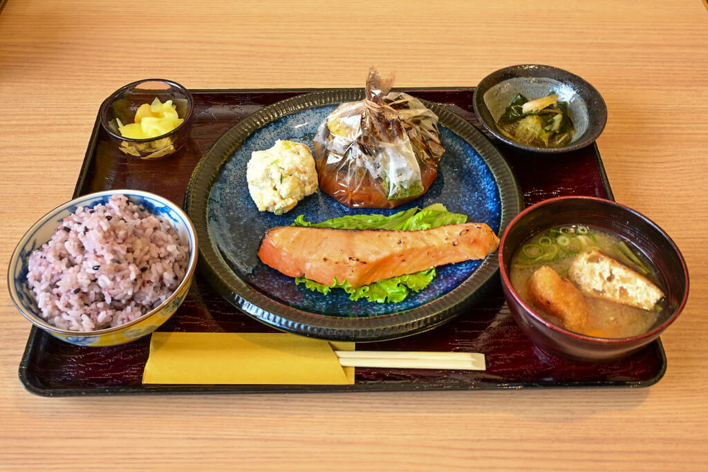 錦帯橋の吉香公園近くで味わう手づくりランチ 岩国市「錦帯橋カフェわたぼうし」